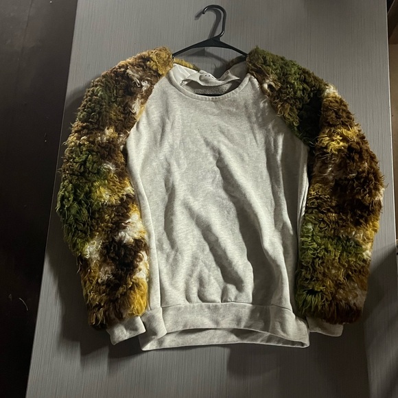 Fur Sleeved Sweatshirt By Rehab Small - Picture 1 of 15